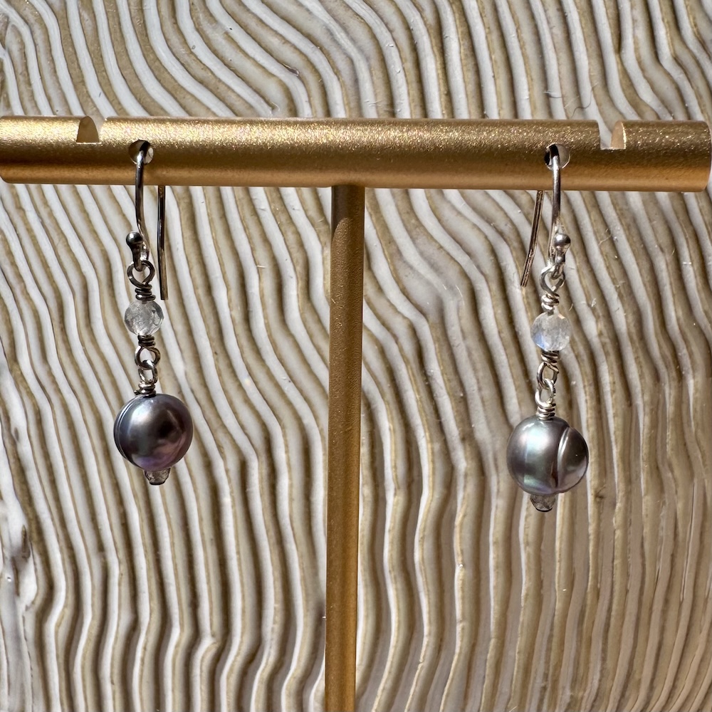 925 Sterling and Peacock Pearls and Faceted Laborite - Image 2